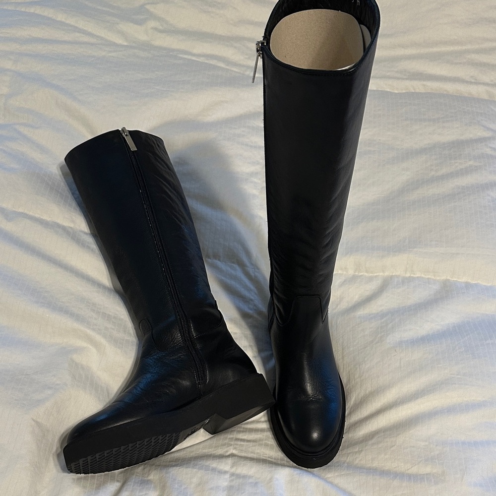 Aquatalia NEW Water resistant black leather high zip Boots size 5
